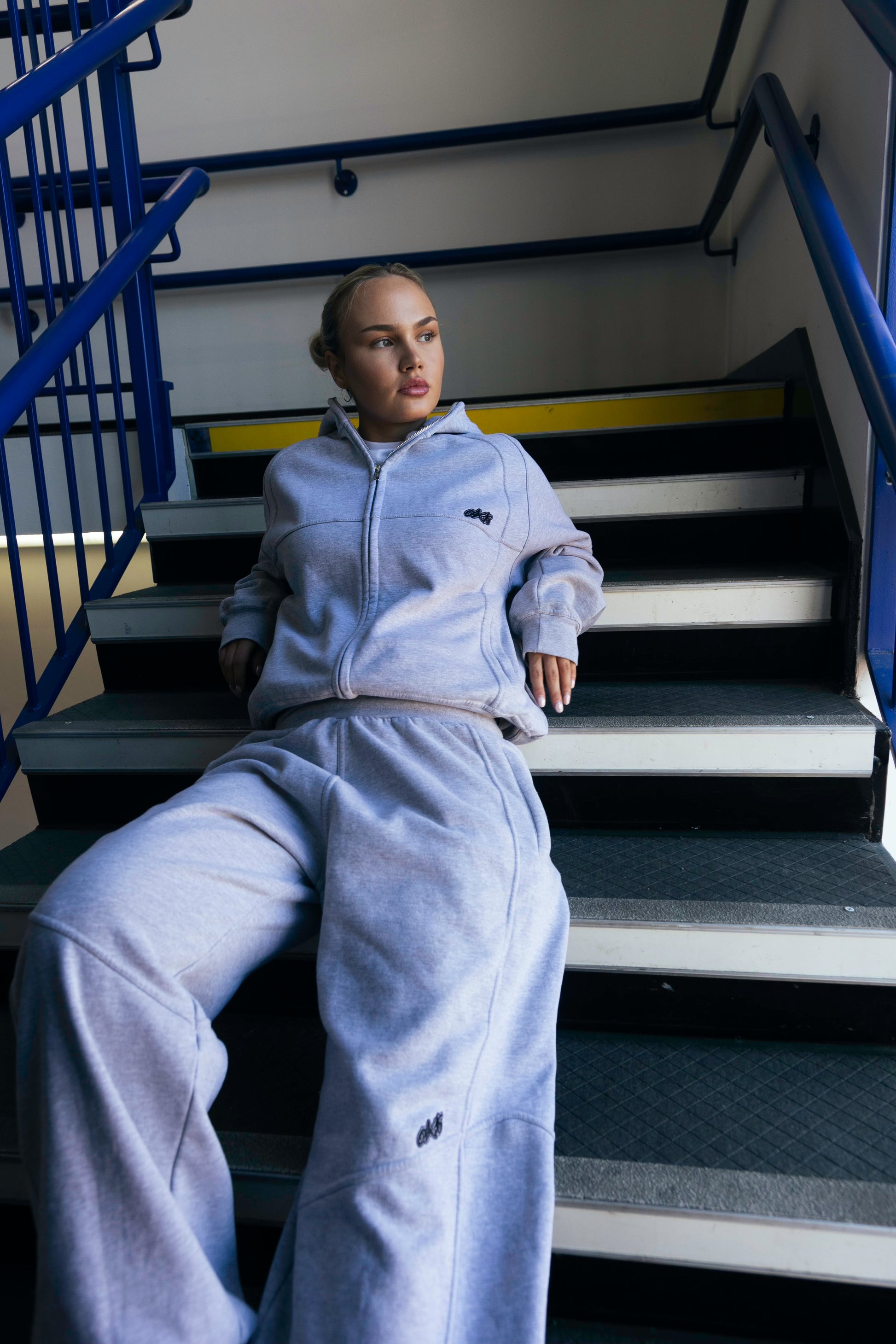 PULSE ZIP UP (GREY)